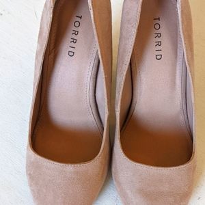 TORRID Faux Suede Tan Chunky Heel Pumps